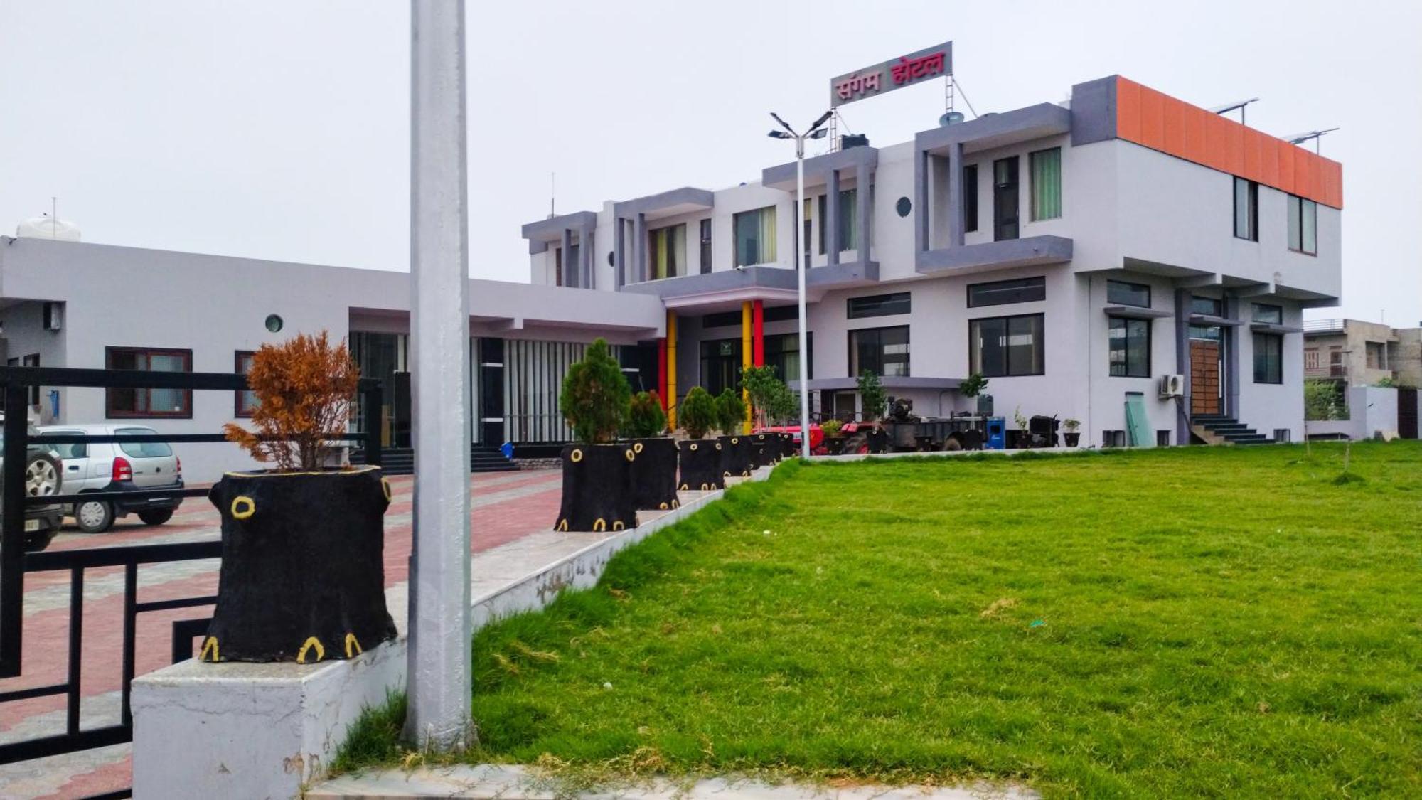 Sangam Hotel Chirawa Exterior foto